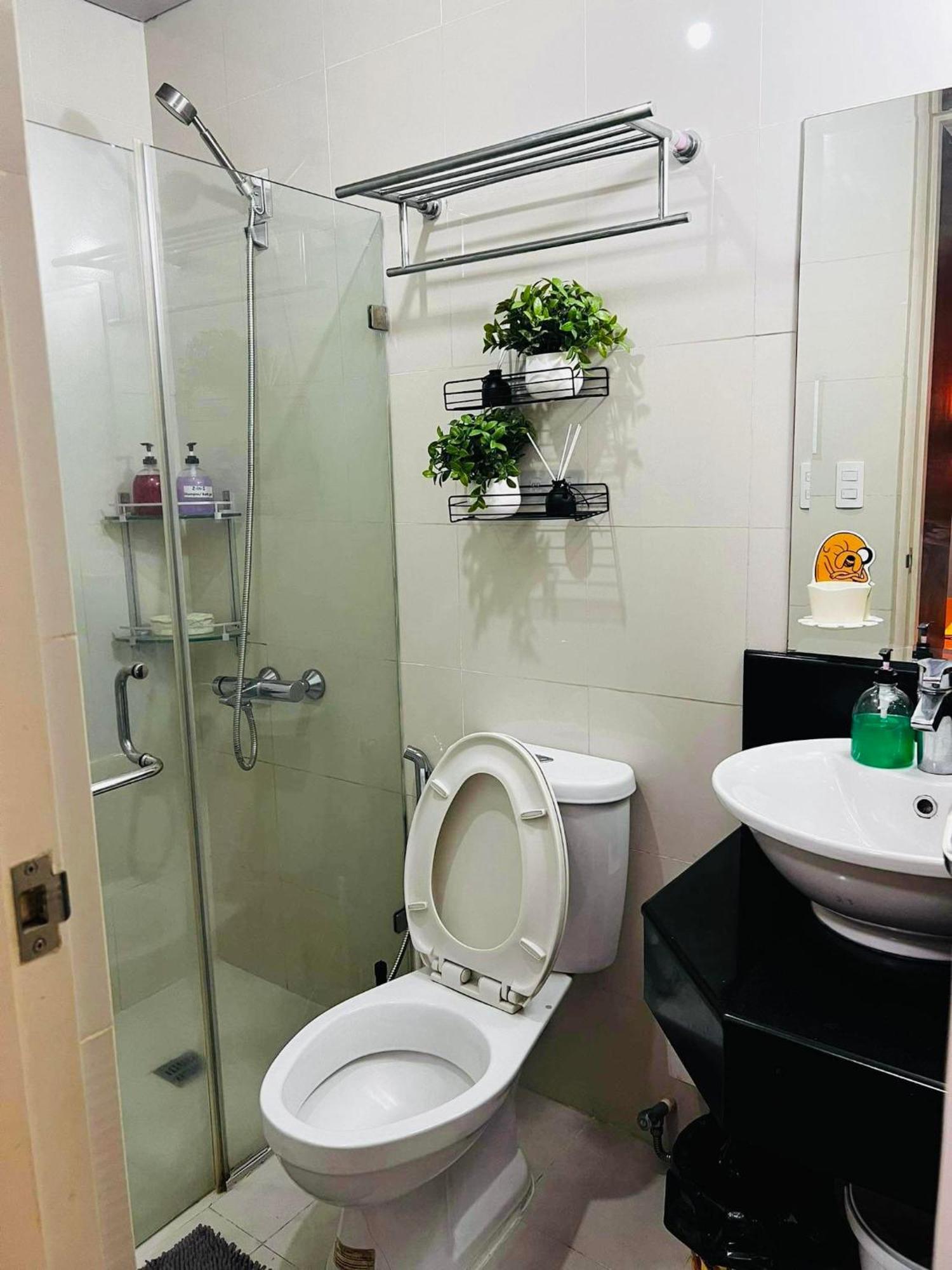 One Palm Tree Villas Condominium - Studio 10O With Balcony - Across Terminal 3 Airport Маніла Екстер'єр фото