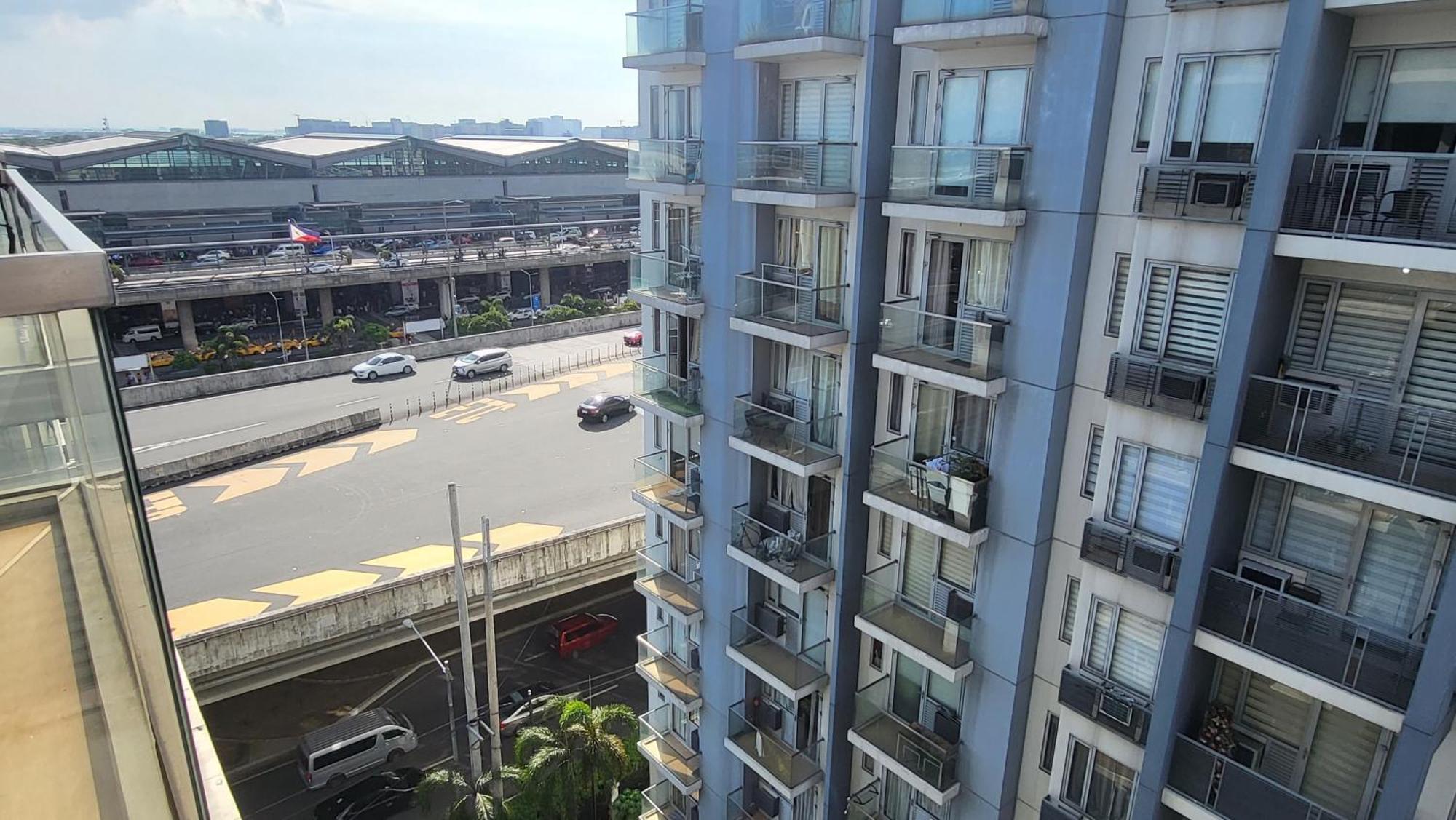 One Palm Tree Villas Condominium - Studio 10O With Balcony - Across Terminal 3 Airport Маніла Екстер'єр фото
