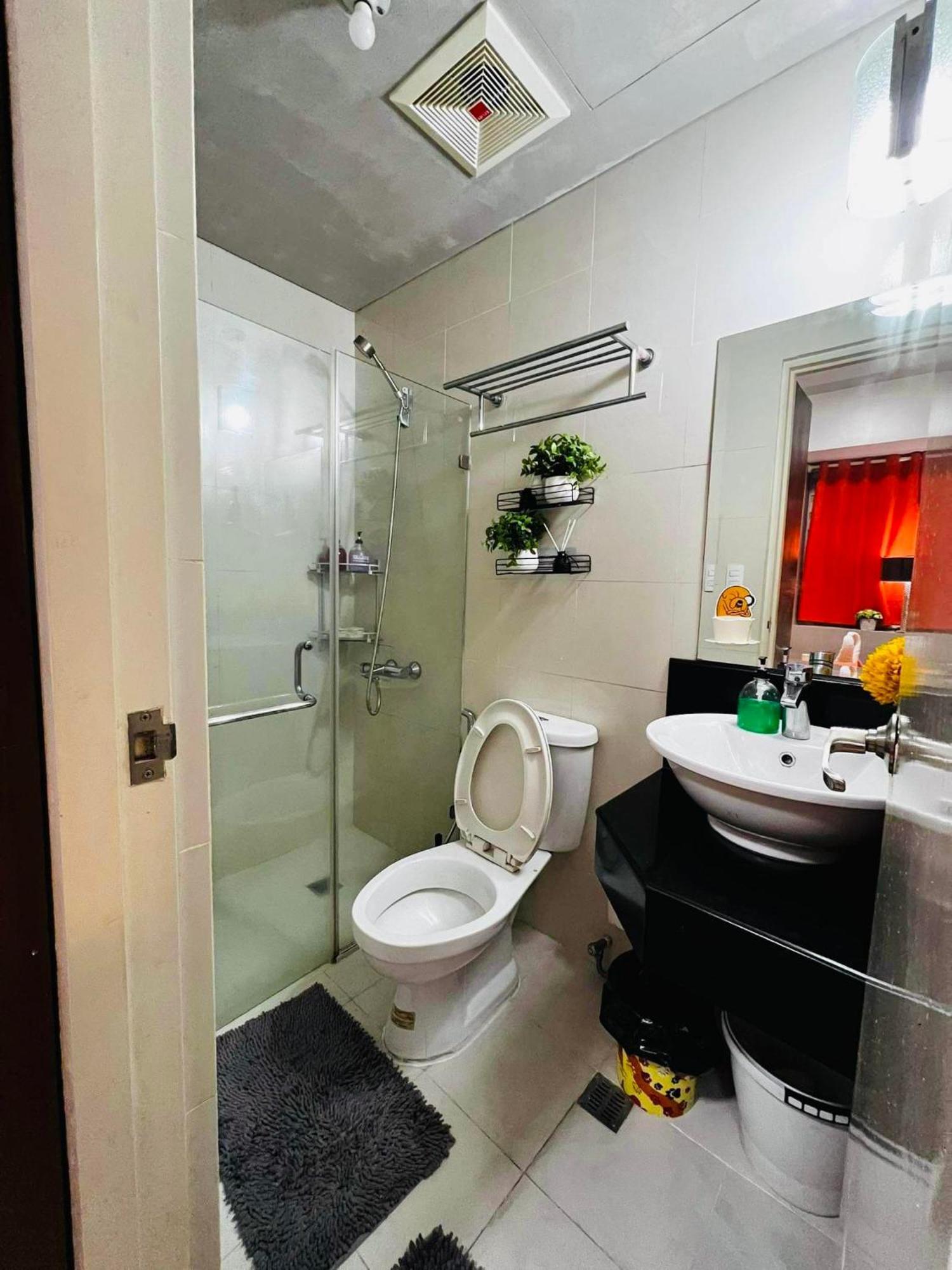 One Palm Tree Villas Condominium - Studio 10O With Balcony - Across Terminal 3 Airport Маніла Екстер'єр фото